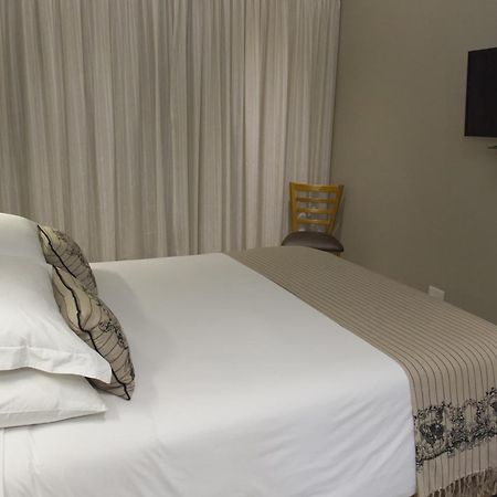 The Suburban Guest House Bloemfontein Bilik gambar