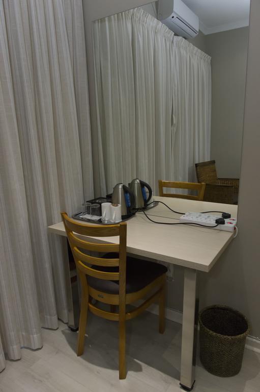 The Suburban Guest House Bloemfontein Bilik gambar