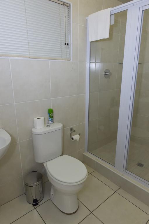 The Suburban Guest House Bloemfontein Bilik gambar