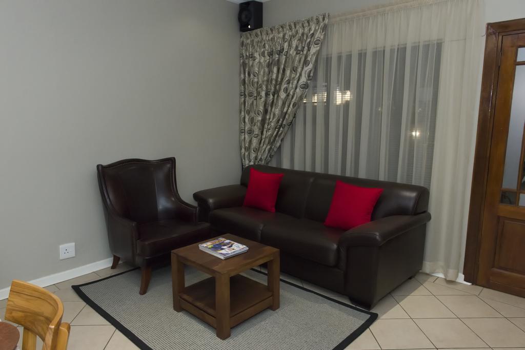 The Suburban Guest House Bloemfontein Luaran gambar