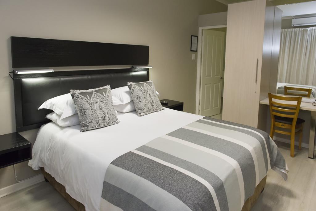The Suburban Guest House Bloemfontein Bilik gambar