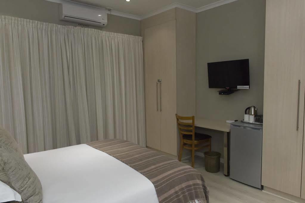 The Suburban Guest House Bloemfontein Luaran gambar